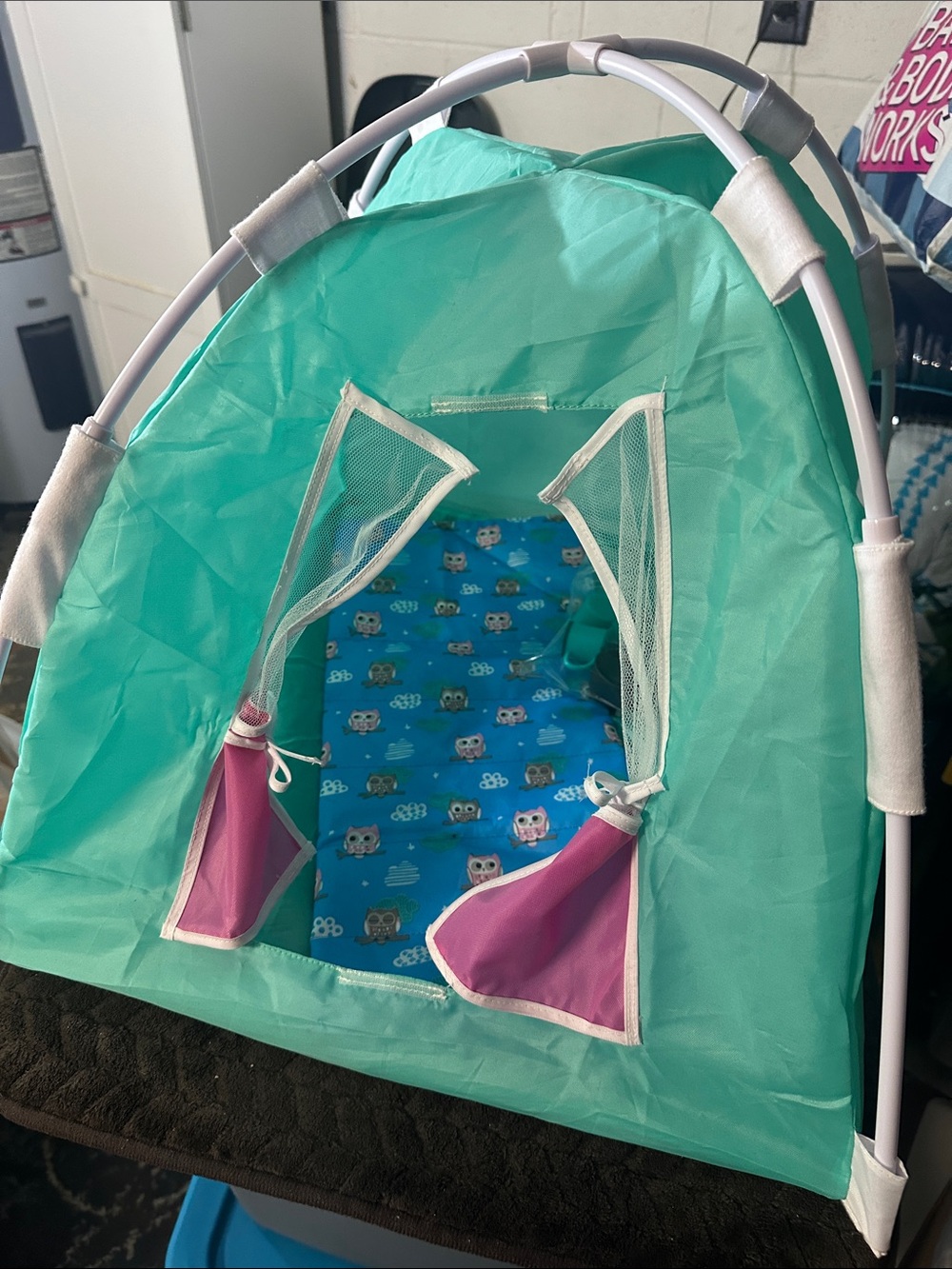 Pop-Up Play Tent, sleeping bag and camp accessories for 18 inch doll